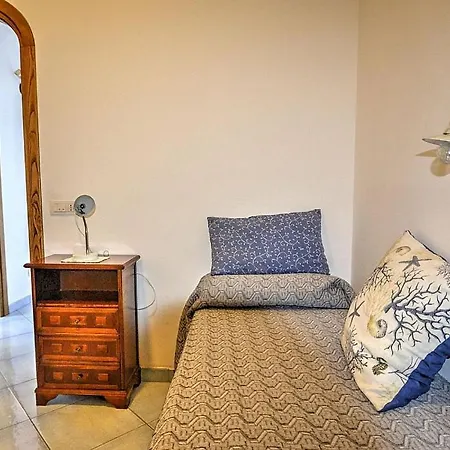 Sleeps 5 Air Con Wifi Casa vacanze *