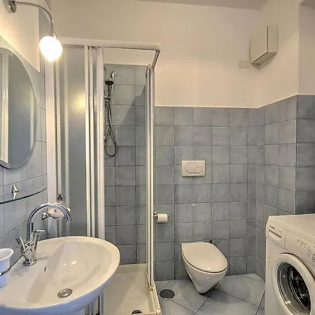 Sleeps 5 Air Con Wifi Casa vacanze *