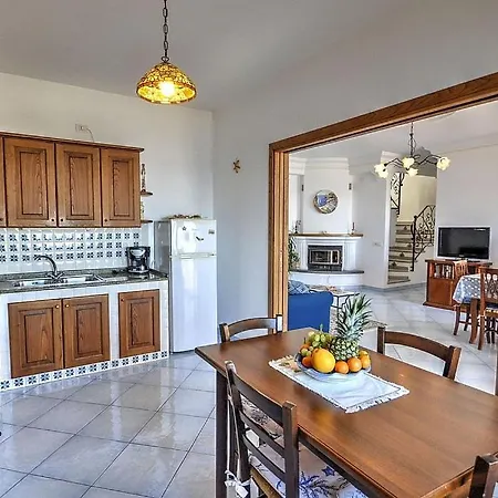 Casa vacanze Sleeps 5 Air Con Wifi Praiano