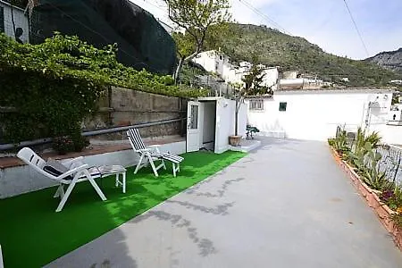 Casa vacanze Sleeps 5 Air Con Wifi Praiano